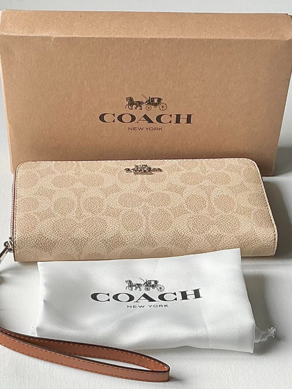 COACH LONG ZIP AROUND CREAM/BEIGE WALLET